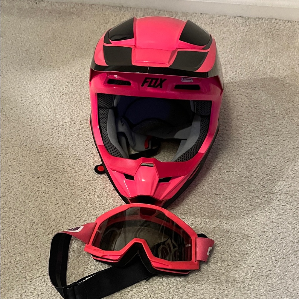 Fox racing adult Pink and Black Helmet with Goggles: adult size small